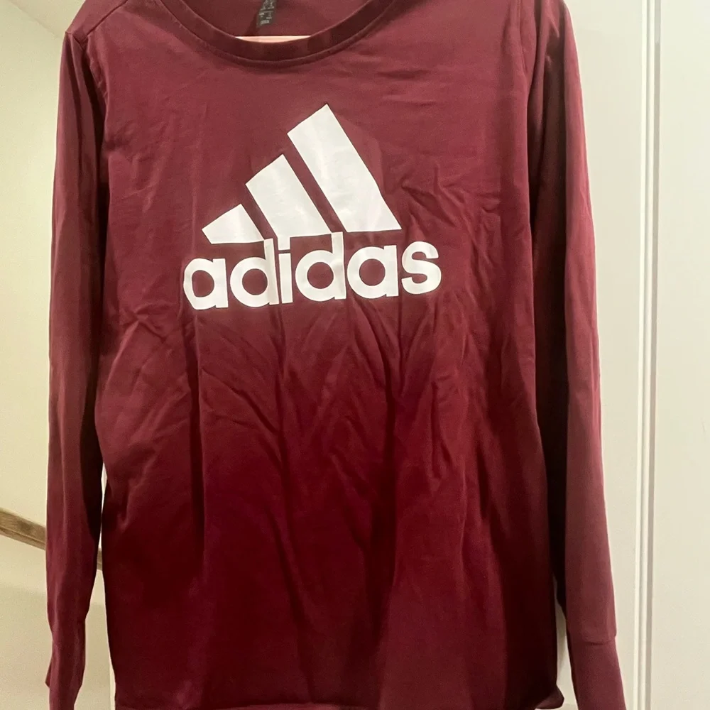Women’s Adidas Size 1 XL Long Sleeve - Picture 1 of 3